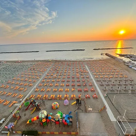 Trilocale Fronte Mare Con Vista Mare 102 *