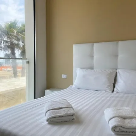 Apartament Trilocale Fronte Mare Con Vista Mare 102